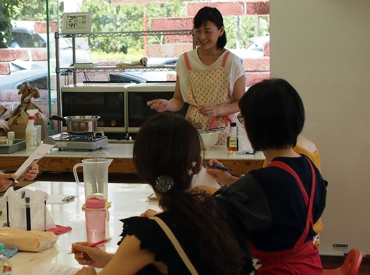 かとうゆかり先生 によるトーストするだけで美味しい からだ想いのグルテンフリーブレッド のレッスンを開催いたしました ブログ詳細ページ 東京のパン教室 料理教室 ハッピークッキング Happy Cooking クッキングスクール