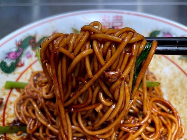 四川式汁なし坦々麺